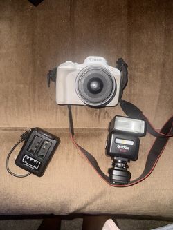 Canon R50
