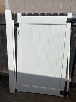 White Vinyl Privacy Fence Gate with Hardware