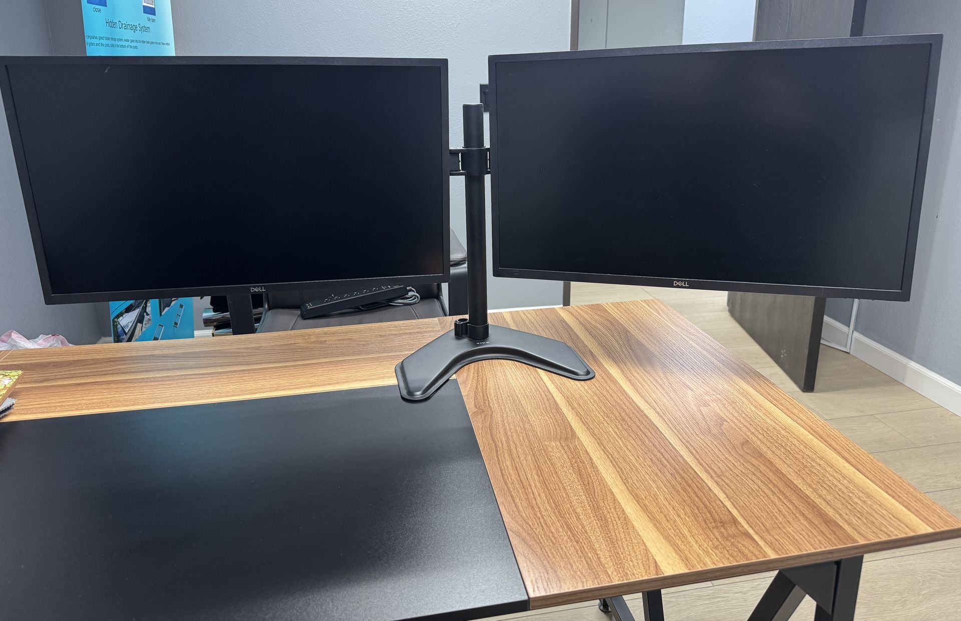 Dual Dell Monitor With Stand