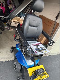 Wheelchair (electric)