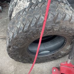 3 Llantas 37/12.5/17 Maxxis