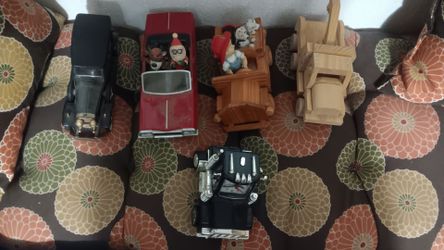 Picture s and nick nacks cars n trucks