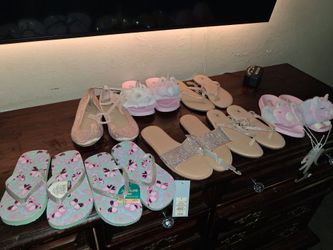 Girls Shoe Lot – Sandals, Flip Flops & Slippers