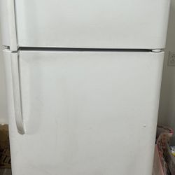 Refrigerator/Nevera
