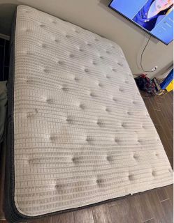 Mattress queen size