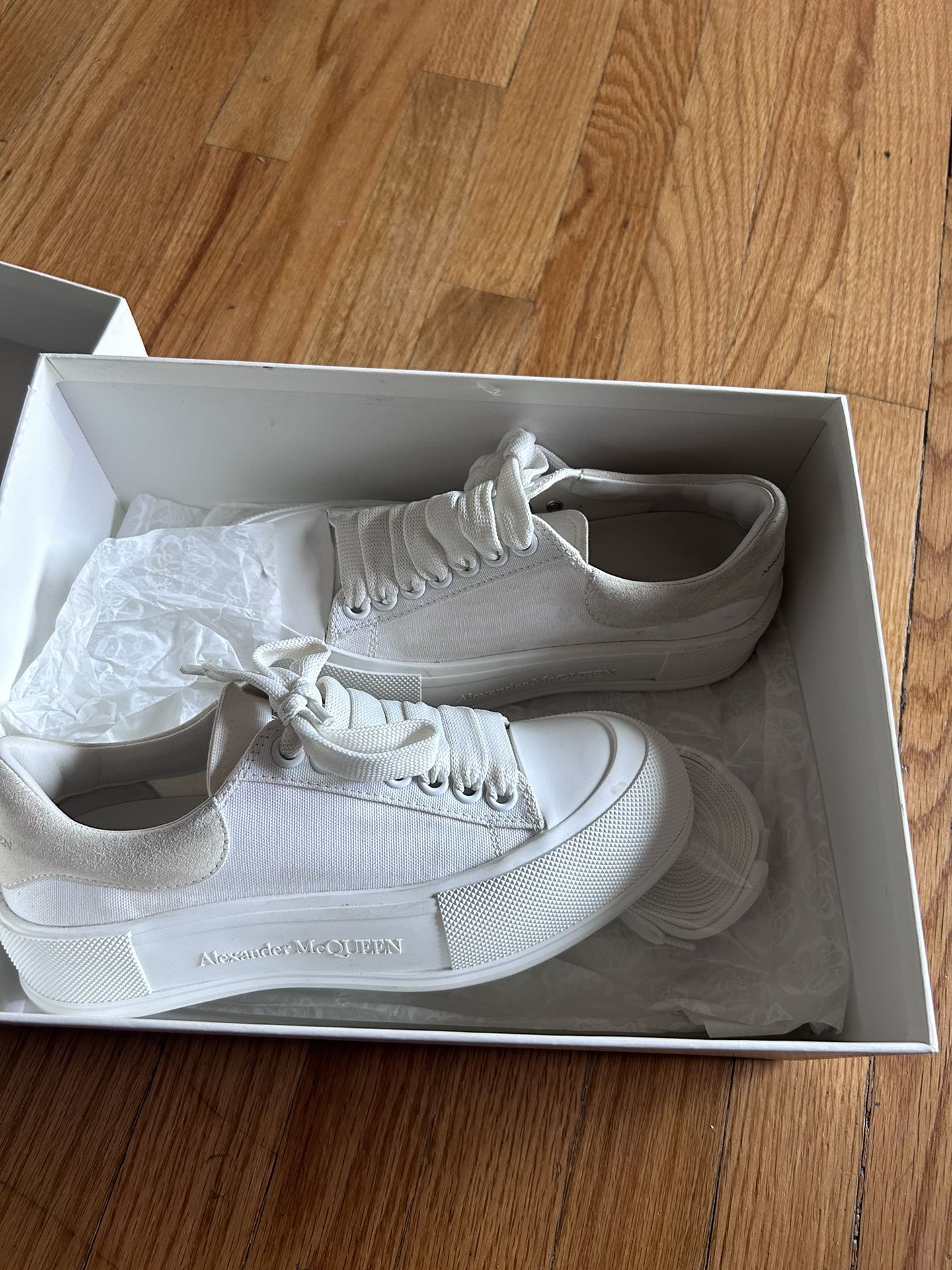 Alexander McQueen Designer Sneakers 