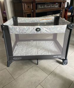 Graco play pen