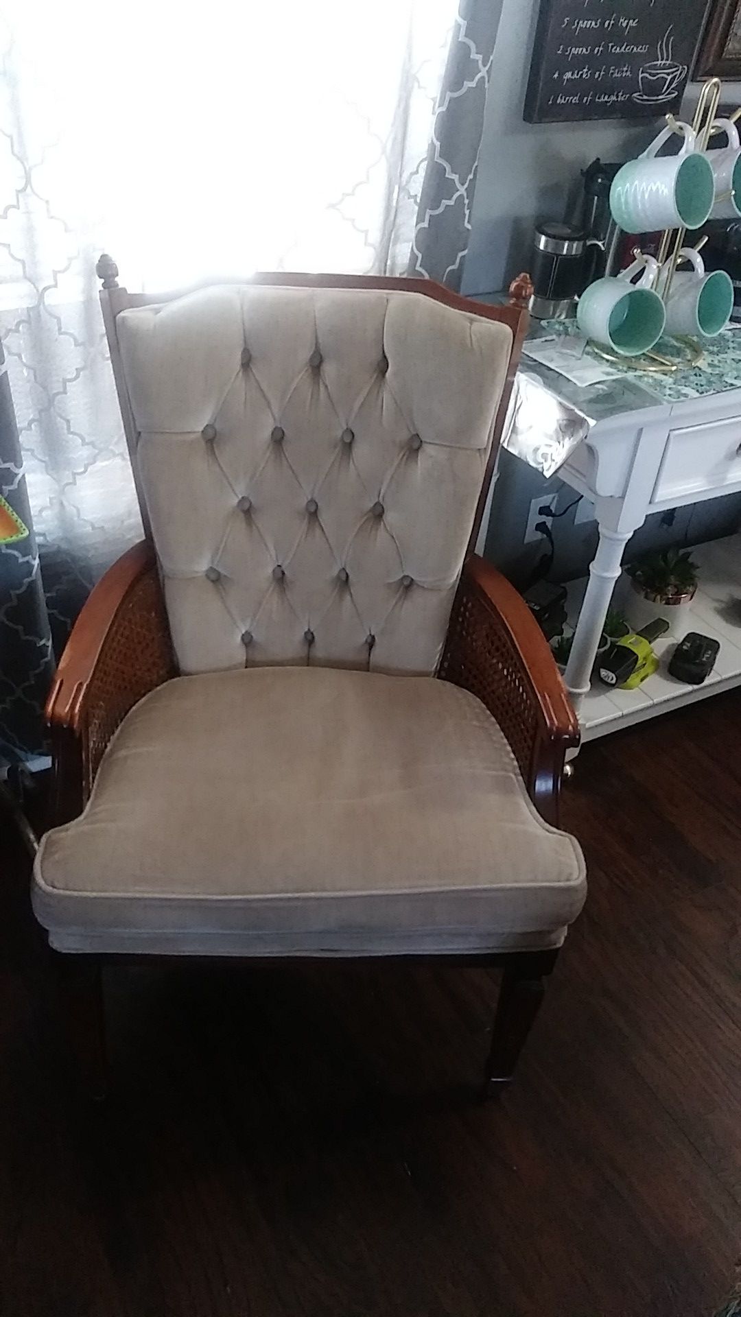 An antique chair 50$
