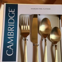 Cambridge Silverware Sets In Gold 