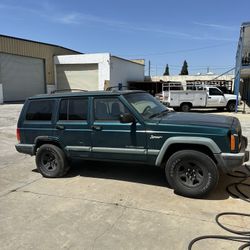 Jeep Cherokee XJ FULL PART OUT ONLY 4.0 Auto 2wd 