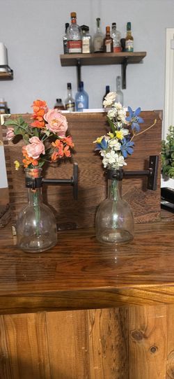 2 wall mounted vases