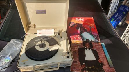 GE Solid State Vinyl Portalble Player