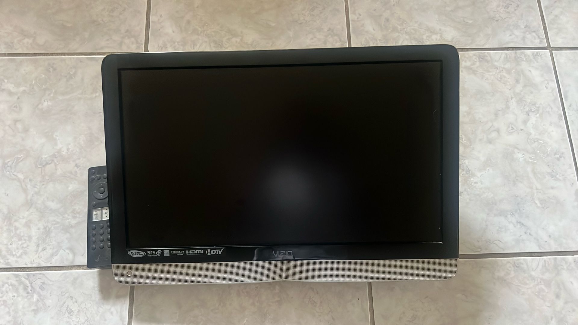 Vizio Flat Screen For Sale - Mount Included