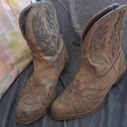 Woman's Roper Boots