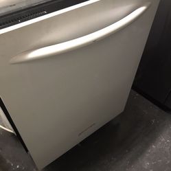 Kitchen Aide White Dishwasher Exc Cond