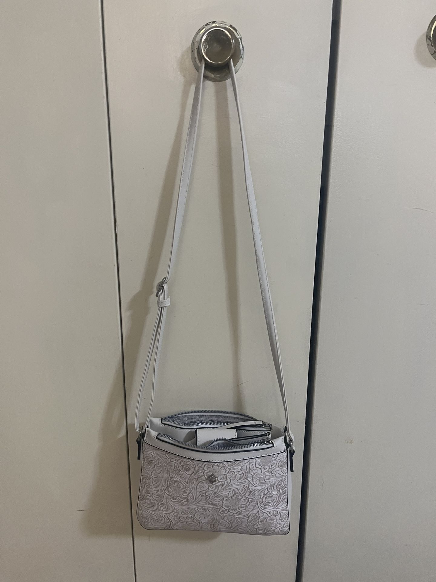 Brand New Cream Off White Beige Women’s Crossbody Purse Pickup Gaithersburg Md20877