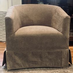 New Swivel armchair