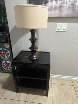 Lámpara Y Mesa Madera Falta Pintada $45