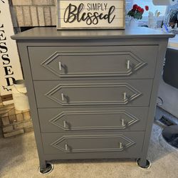 ✨✨GORGEOUS GRAY HEAVY SOLID WOOD 4 DRAWER DRESSER ✨✨