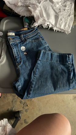 Woman Levi’s  Sz: 10p - Petite. - $6
