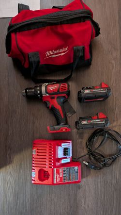 Milwaukee drill + 2 battery