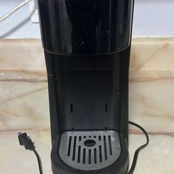 Twin Bed , Microwave ,keurig Coffee Maker