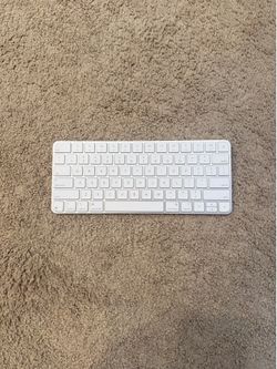 Apple Magic Keyboard (USB-C) – White – Excellent Condition