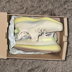 Yeezy Size 6 Men Brand New 