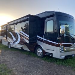 2015 Thor Motor Coach Tuscany Model 36MQ