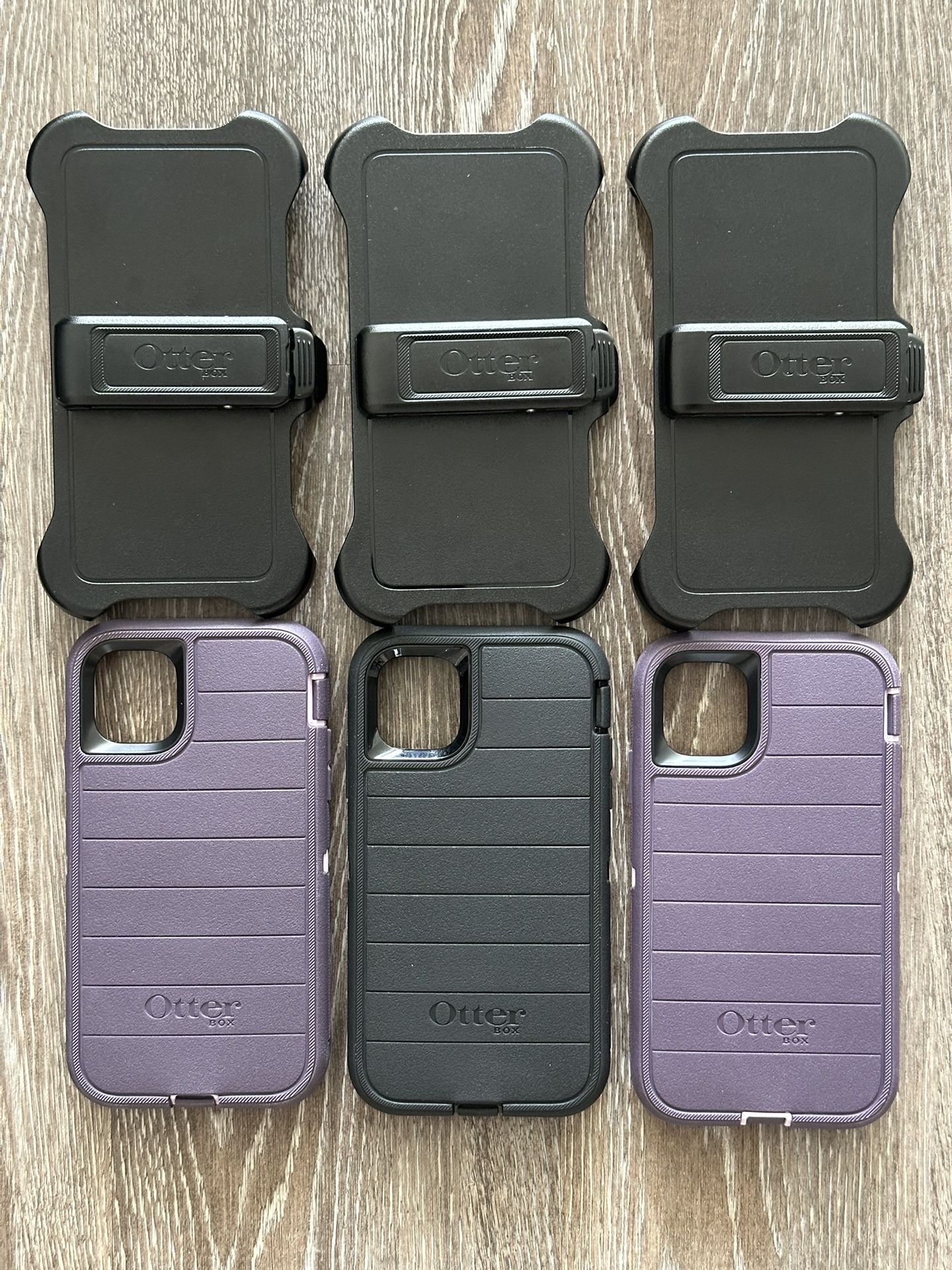 3 iPhone 11 Otter box Defender With Holster Clip Excellent Condition Like New