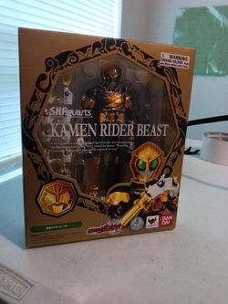S.H. Figuarts Kamen Rider Beast Action Figure