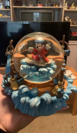 Disney’s musical Snow globe Mickey Fantasia