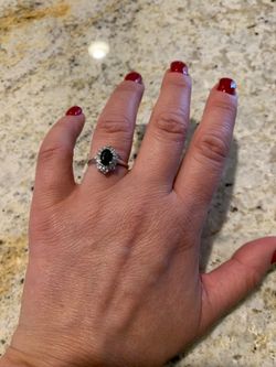 Woman’s 10kt diamond ring