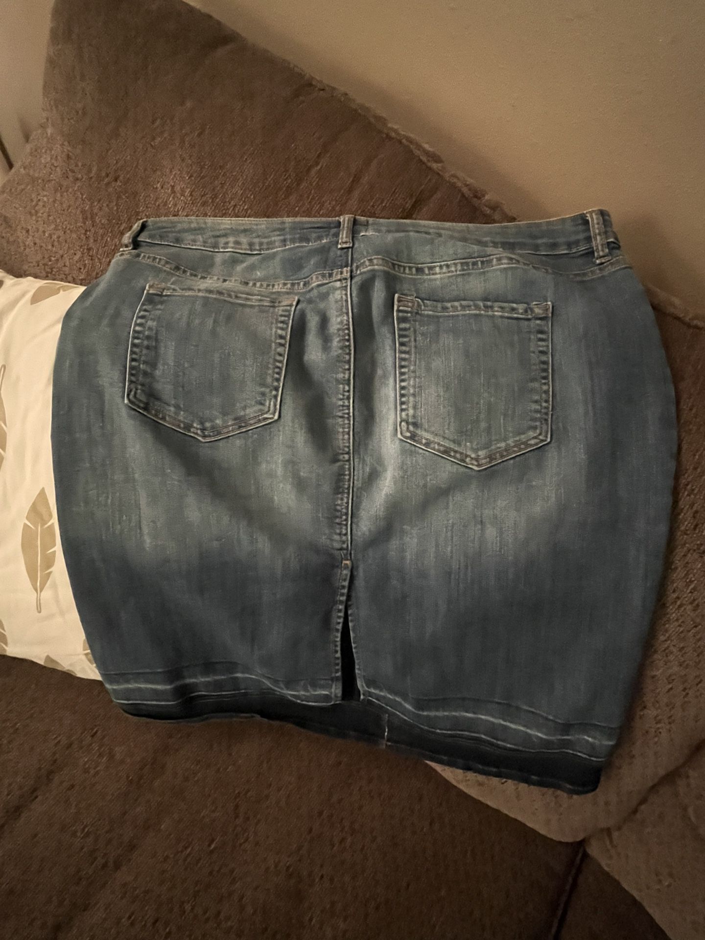 Gap Jean Skit Good Condition