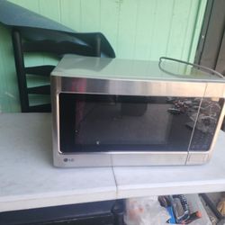 LG Microwave 