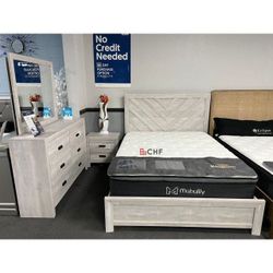 4 Pc Queen Size / King Size Bedroom Set ( Included bed frame , dresser ,mirror , night stand )