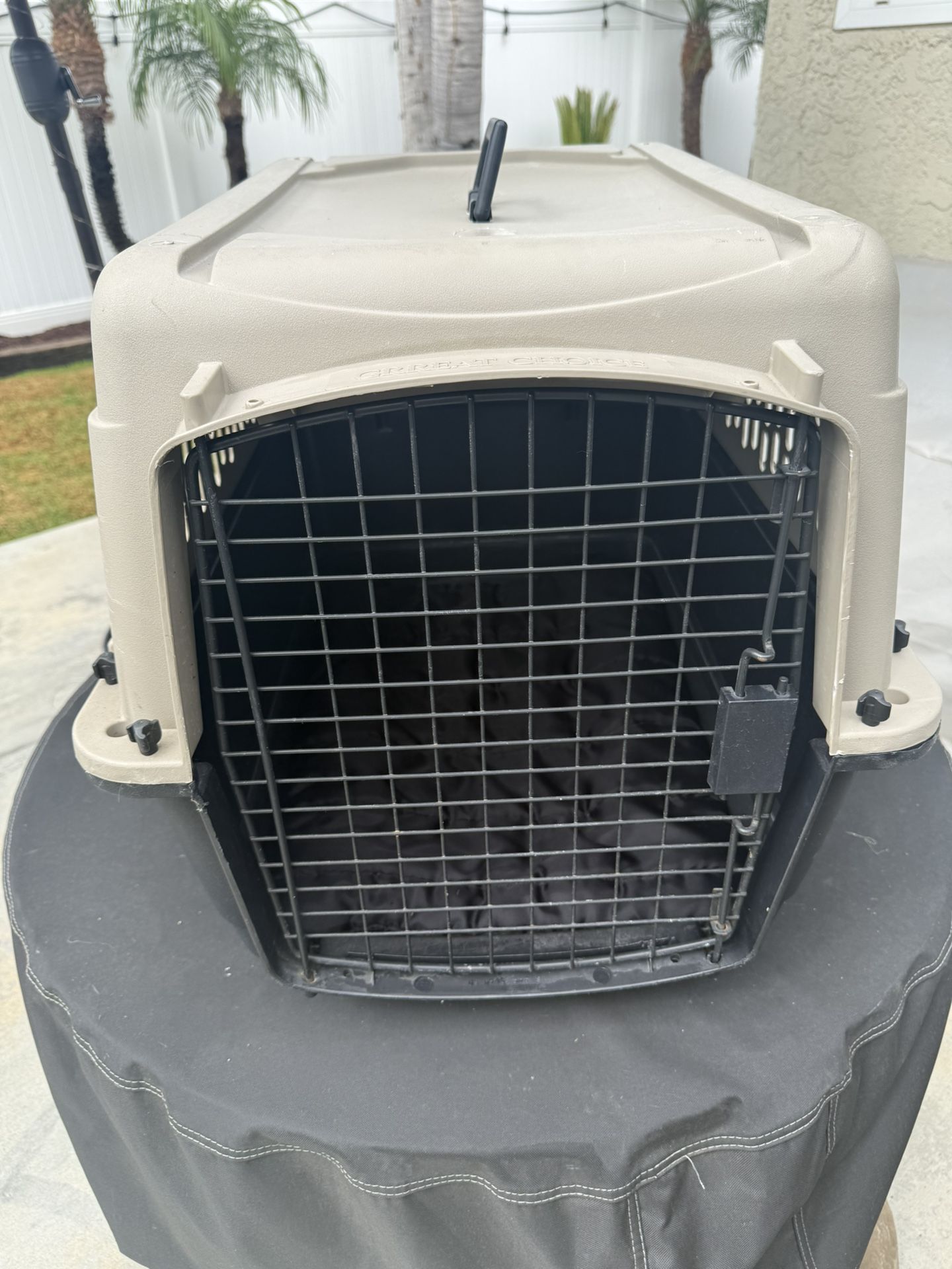 GRREAT CHOICE LARGE DOG CRATE KENNEL
28"L x 21"W x 22"H
28"L x 21"W x 22"H
28"L x 21"W x 22"H 28"L x 21"W x 22"H 28"L x 21"W x