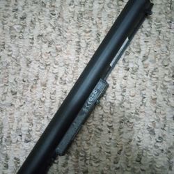 Four 3.3 Volt Batteries In A Laptop Battery