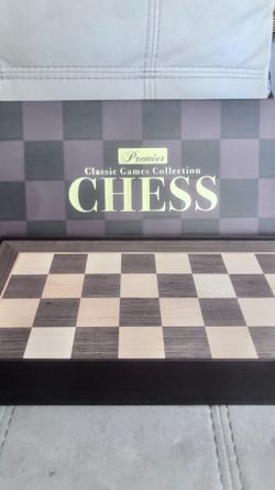 Premium chess board