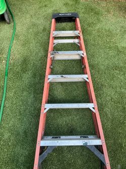 WARNER 6FT FIBERGLASS!   IN GREAT CONDITION!