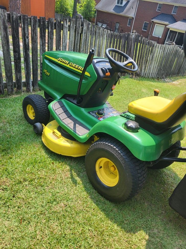 John DEER Rider Mower Great Shape 38 In Cut Best Offer