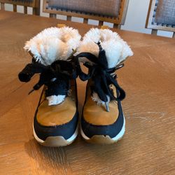 Snow Boots