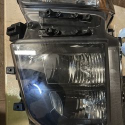GM (contact info removed)5 HEADLAMP ASM-FRT Headlight Chevy GMC 