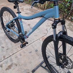 27.5  co op  mountain bike  with hydraulics brakes and medium frame nice and clean bike  ready to ride 