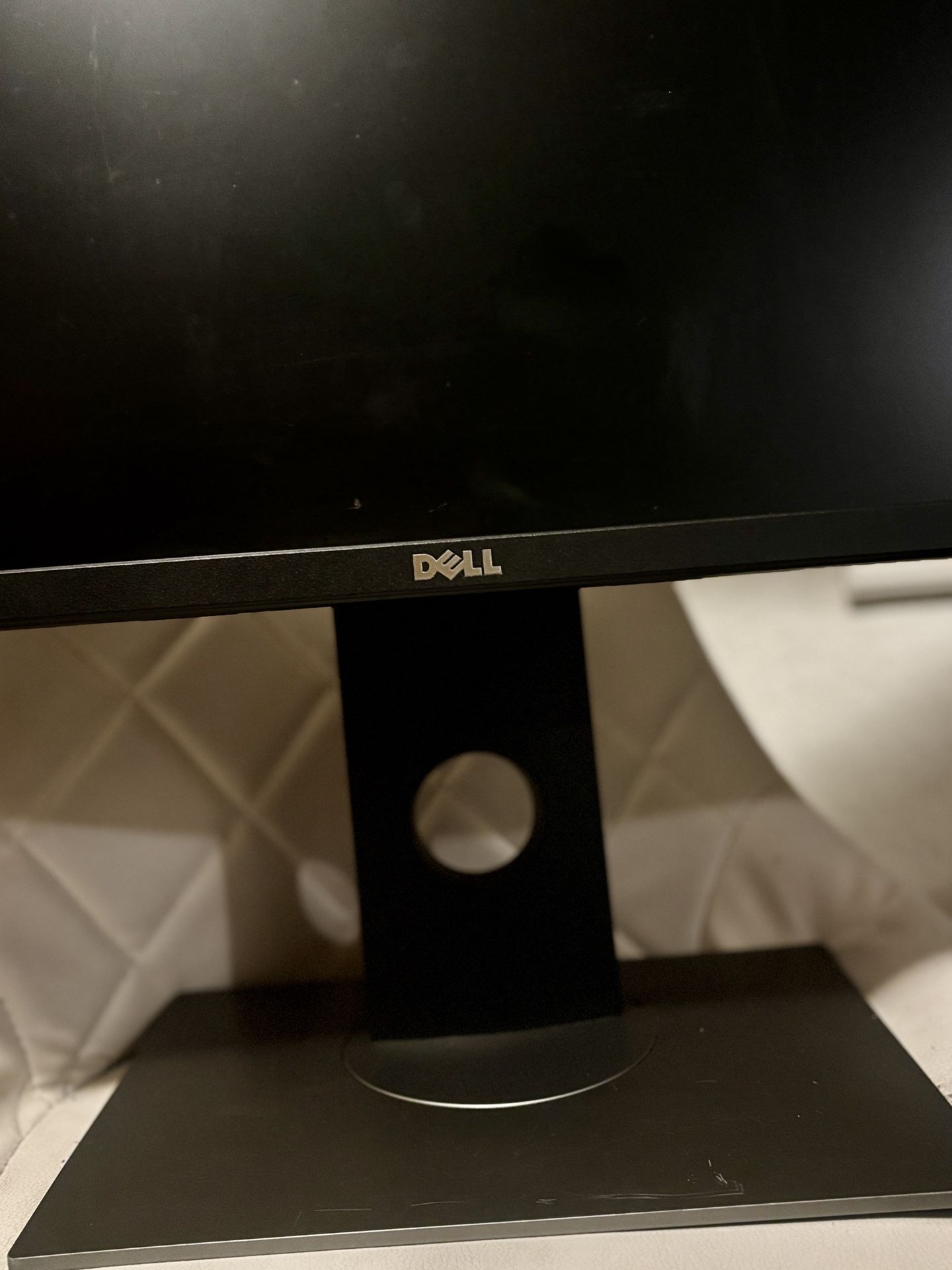 Dell 27” Monitor (P2717H) – Tilt/Swivel/Height