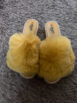 Yellow Fluffy Fur Slides Size 11