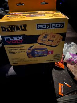 Dewalt flex volt 9 amp battery and fast charger brand new