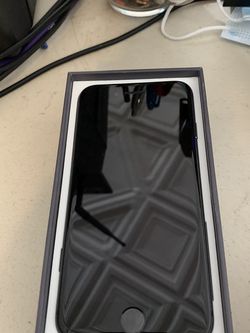 iPhone 8 64 Gig Brand New Never Used