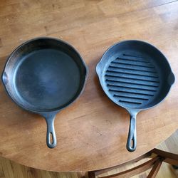 2 Wagner Cast Iron Skillets 