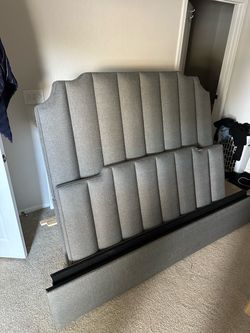 Queen bed fram